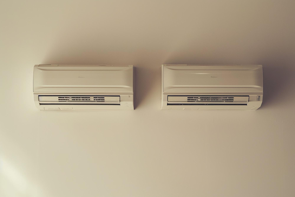 Moderne Klimaanlagen mit Heizfunktion: Energieeffizient kühlen und heizen das ganze Jahr